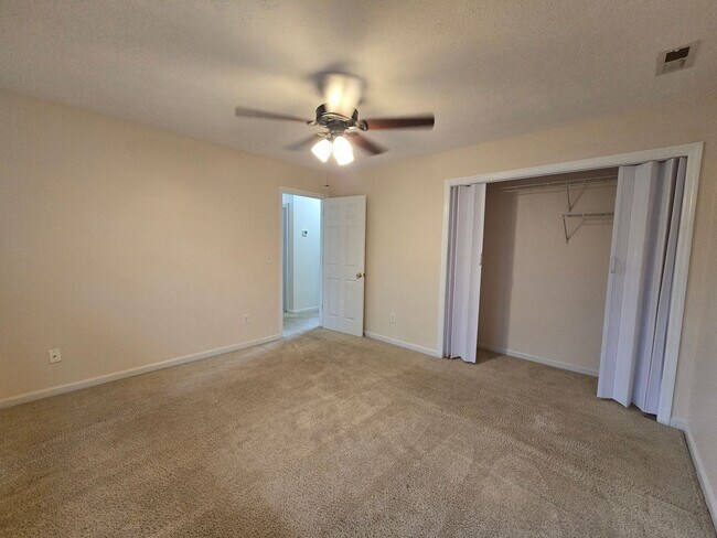 Building Photo - 504 Georgetown~ Lake Shore