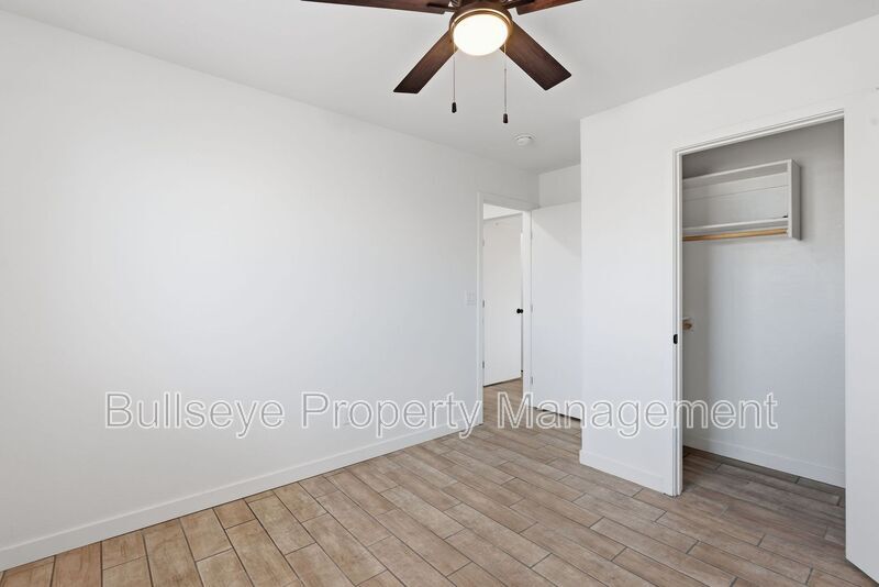 Building Photo - 428 S 97th Pl