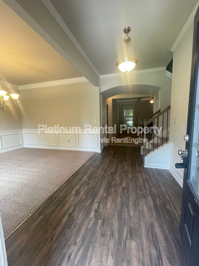 Building Photo - 7350 Silk Tree Pt