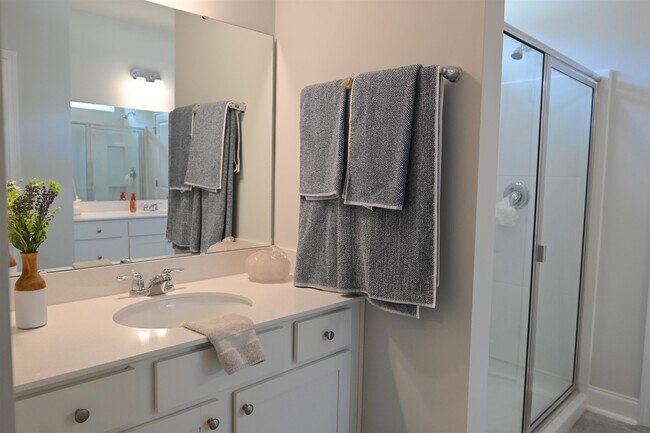 Building Photo - 2464 Campton Lp