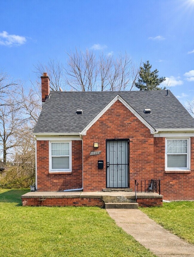 Building Photo - 14274 Kilbourne Ave