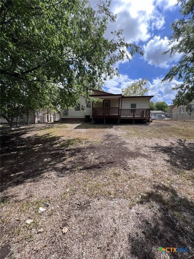 Building Photo - 2104 Terrace Dr