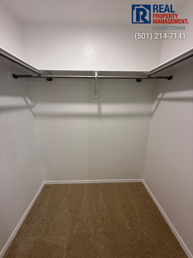 Building Photo - 1281 Meadows Dr
