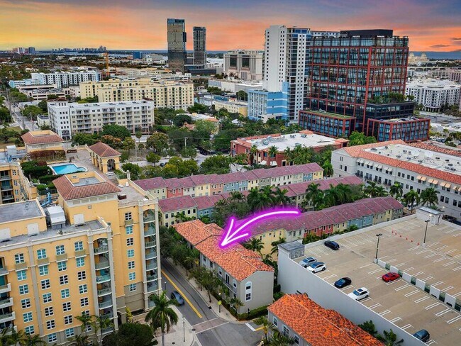 Primary Photo - 560 S Sapodilla Ave