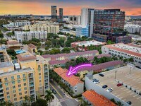 Building Photo - 560 S Sapodilla Ave
