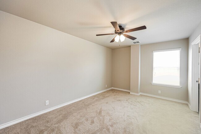 Building Photo - 5 BR/3.5BA | Newly Renovated Single Family Home | 1-Car Garage Parking | Fenced Backyard!