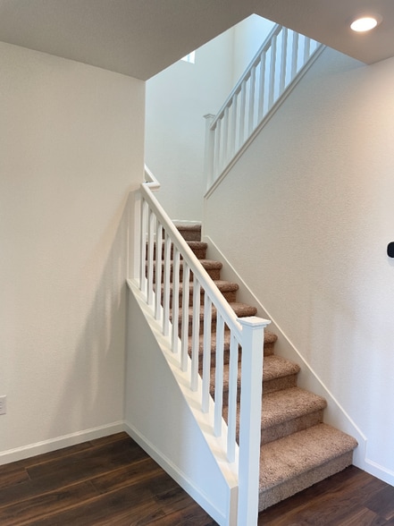 Building Photo - 674 Montelena Ct