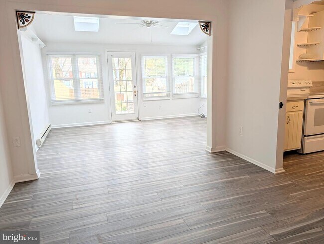 Building Photo - 321 Charred Oak Ct