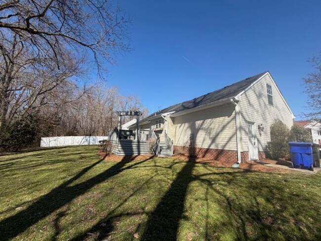 Building Photo - Suffolk Meadows
