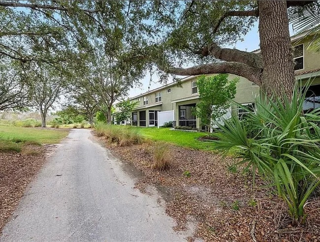 Building Photo - 12503 Laurel Cove Dr