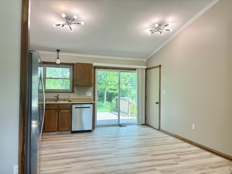 Building Photo - 1708 Deer Run Dr