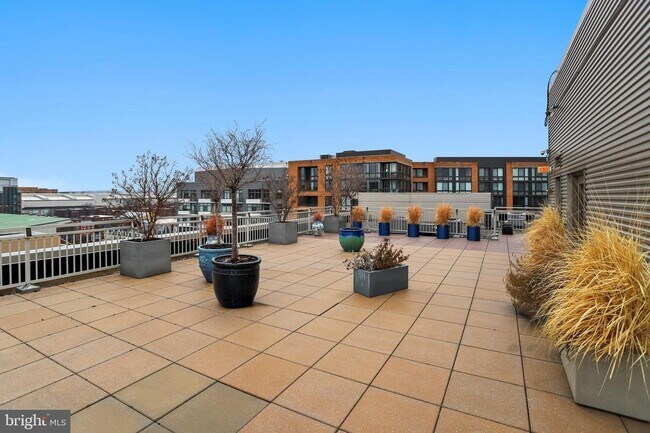 Building Photo - 440 L St NW