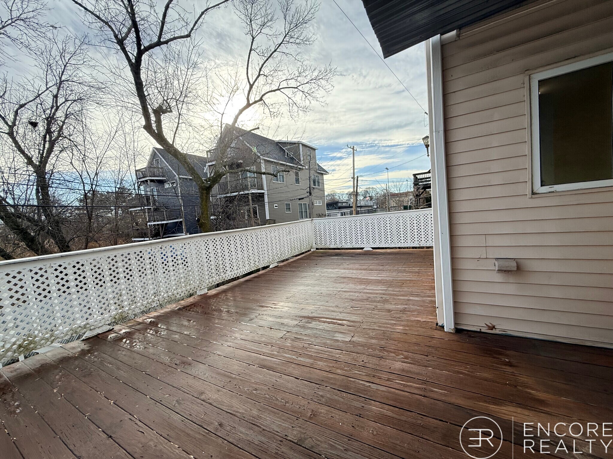 Building Photo - 723 Bennington St