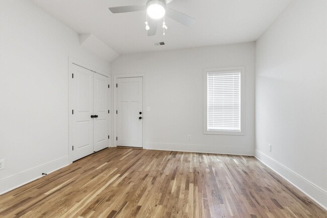 Building Photo - 6305 Robertson Ave