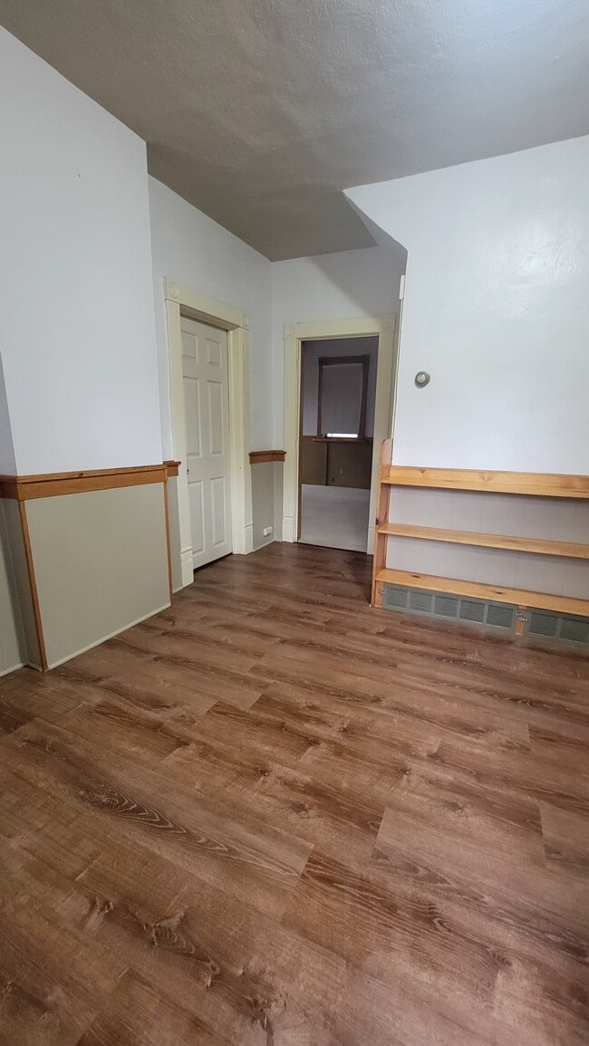 Building Photo - 441 Second St