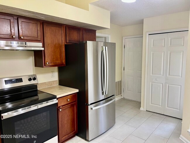 Building Photo - 12665 Brown Jersey Ct
