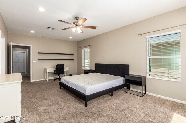 Building Photo - Charming 3bed/2 bath home located in the heart of Tucson, just minutes from the University of Ari...