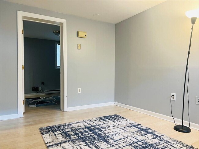 Building Photo - 96 Gano St