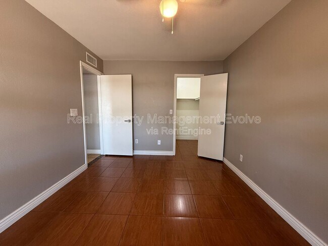 Building Photo - 3626 W Angela Dr