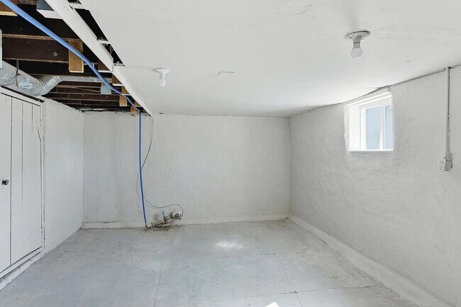Building Photo - 1620 S 9th St