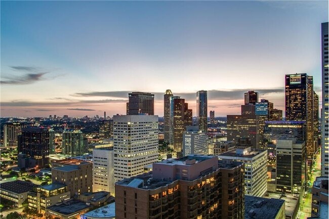 Building Photo - 1401 McKinney St