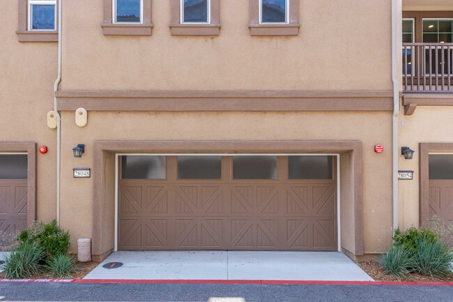 Building Photo - Brand-new must-see 3-bedroom townhome near...