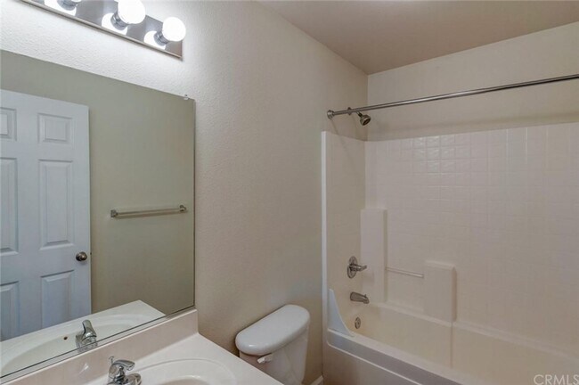 Building Photo - 3 Bed 2 Bath Near PV High & Bidwell Park