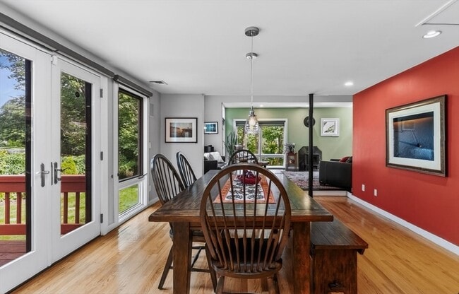 Building Photo - 15 Suban Pl