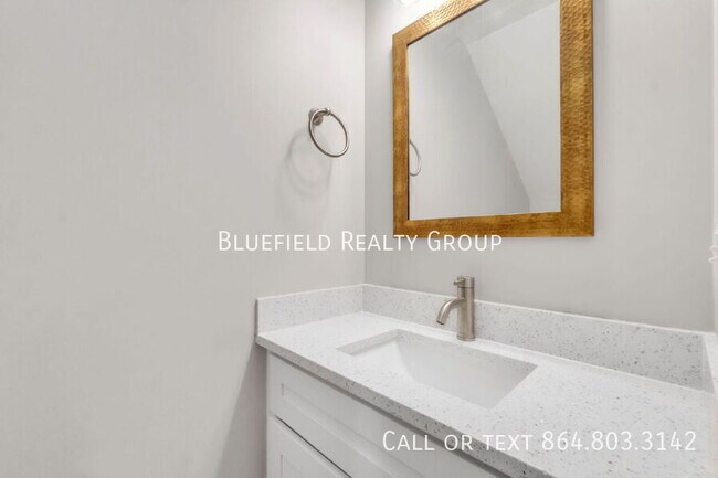 Building Photo - 253 Woodruff St