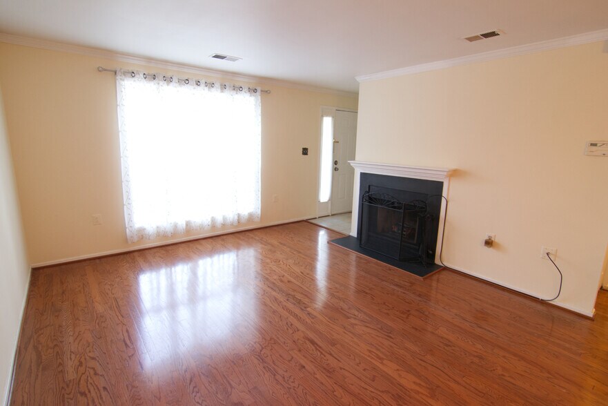 Building Photo - 7718B Lexton Pl