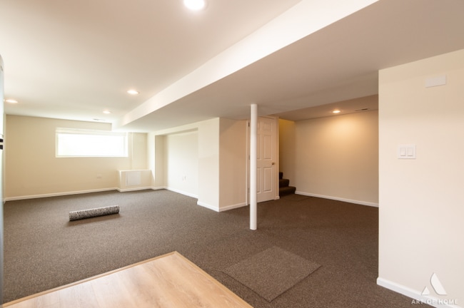 Building Photo - 3301 N Kilbourn Ave