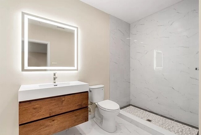 Building Photo - Compact, Modern & Convenient 1BR