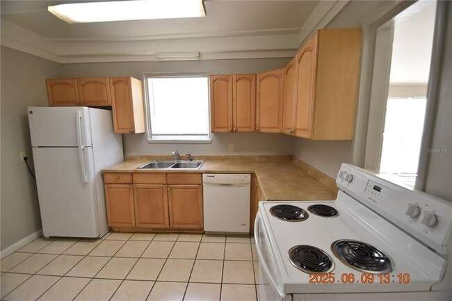 Building Photo - 5325 4th St S