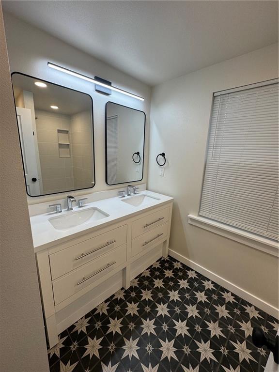 Building Photo - 716 N Madison St