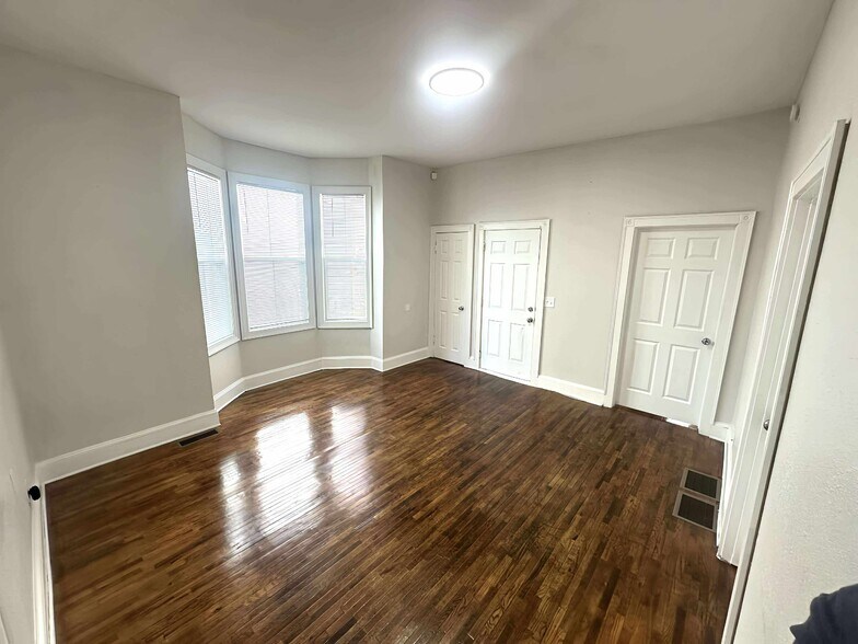 Building Photo - 360 Maria Ave