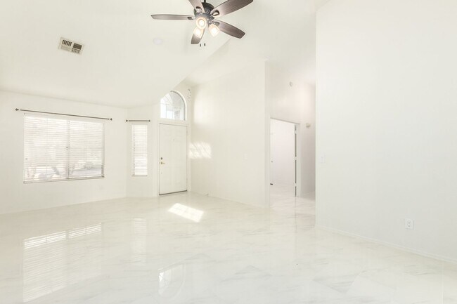 Building Photo - 1225 E Artesian Way