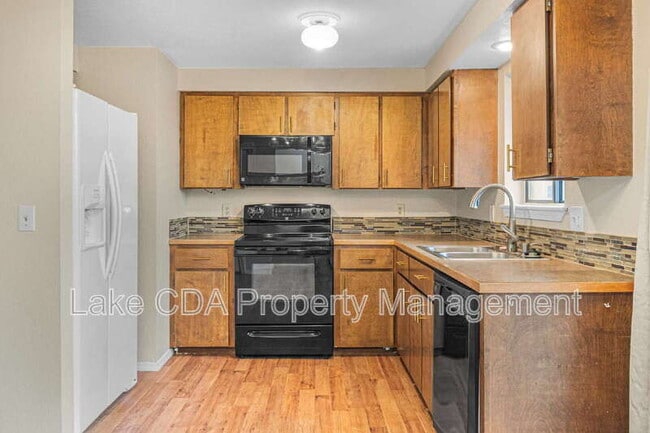 Building Photo - 1613 E Park Ln