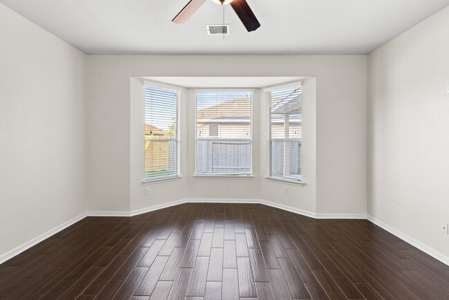 Building Photo - 16710 Jelly Park Stone Dr