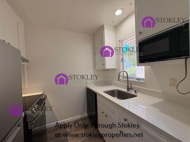 Building Photo - 1411 Creekside Dr