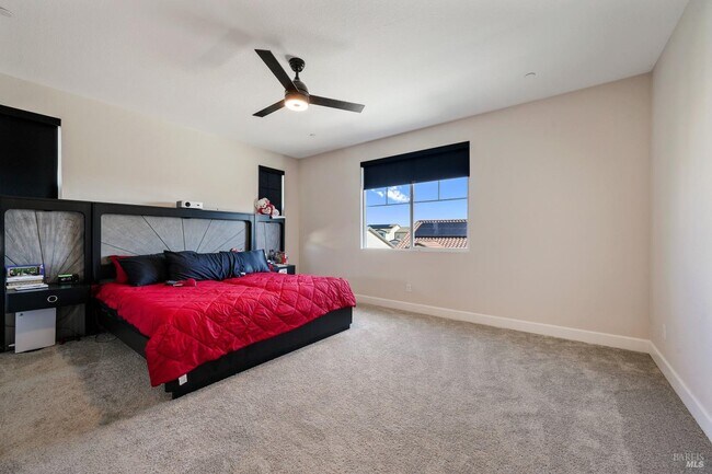 Building Photo - 1245 Pacific Pl