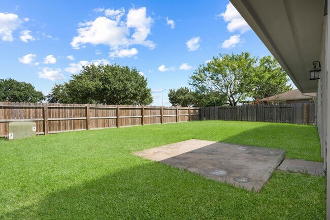 Building Photo - 20418 Cherry Haven Cir