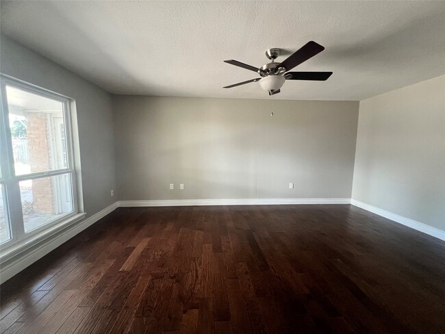 Building Photo - 15126 Turkey Creek Dr