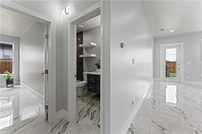 Building Photo - 2610 Lady Andrea Dr