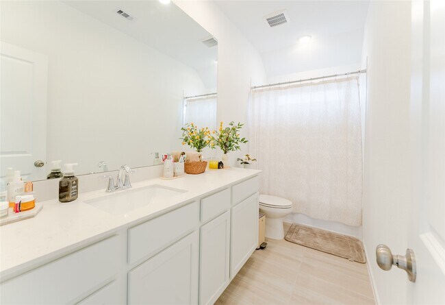 Building Photo - 6371 Iron Clover Dr