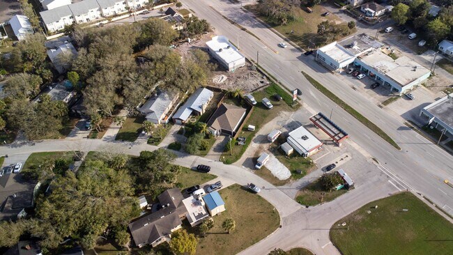 Building Photo - 228 Herada St