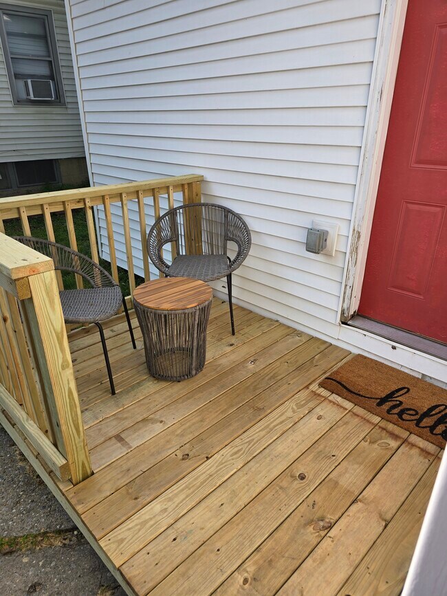 Building Photo - 310.5 Cottage Ct