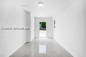 Building Photo - 1301 Sharar Ave