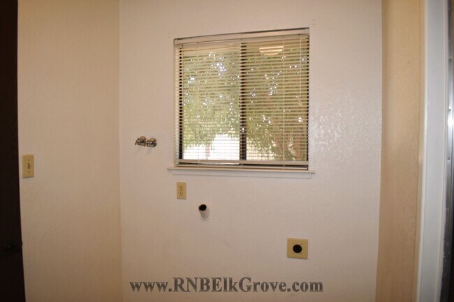 Building Photo - 8700 Cullen Ct