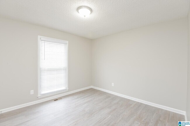 Building Photo - 1729 Timbercrest Cir