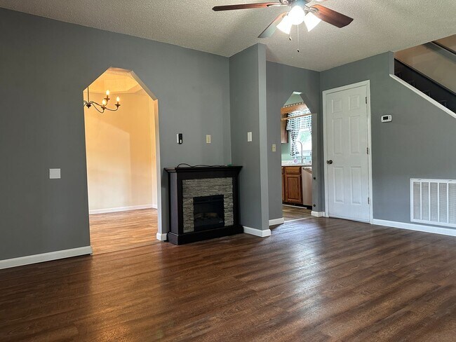 Building Photo - 3 bedroom, 2 bath house in Kingsport